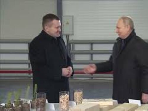 Putin visita fabbrica di pellet nella Regione di Arkhanelsk