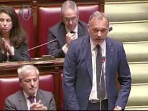 Richetti fa gli auguri di pronta guarigione a Bonelli in Aula
