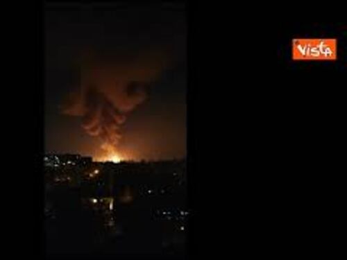 Bombardamenti nella regione di Donetsk, le immagini