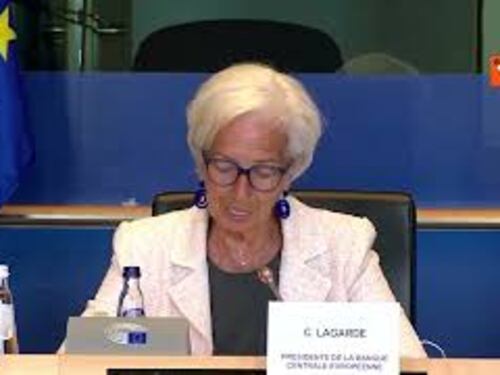Lagarde (Bce): Governi dovrebbero iniziare a ritirare misure per contrasto al caro energia