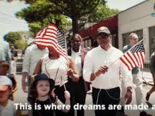 4 Luglio, l'augurio per il Giorno dell'Indipendenza del sindaco di New York Eric Adams