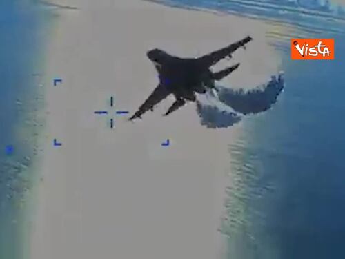 Caccia russo colpisce drone Usa: il video dello scontro sul Mar Nero