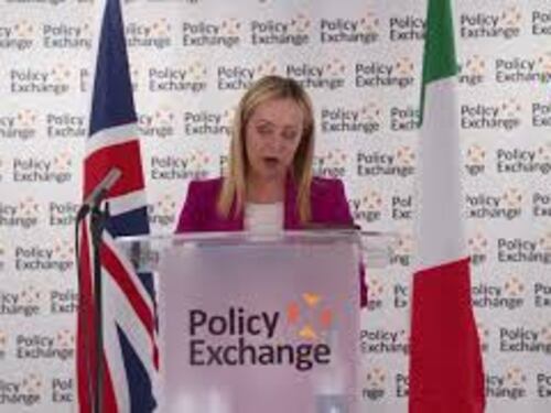 Meloni riceve il premio Grotius 2023 di Policy Exchange nel Regno Unito