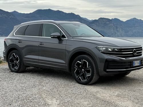 Volkswagen Touareg 2024, guarda la video prova in anteprima
