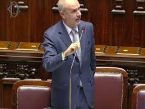 Covid, Schillaci: "Mai pensato di abbandonare uso mascherine in ospedali e Rsa"