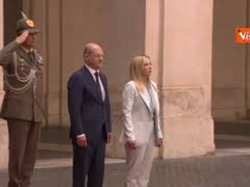 Meloni riceve il Cancelliere tedesco Scholz a Palazzo Chigi