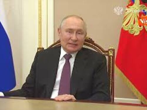 Putin: Occidente alimenta conflitti nel mondo, tra cui Ucraina, con azioni egoistiche e neocoloniali