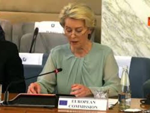 Von der Leyen: Porre fine allo sfruttamento delle sofferenze umane