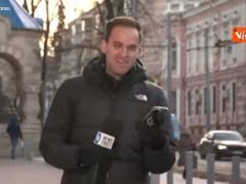 Giornalista australiano baciato in diretta, ecco il video