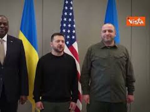 Visita a sorpresa di Zelensky al quartier generale Nato a Bruxelles