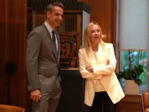 Giorgia Meloni incontra il premier greco Kyriakos Mitsotakis ad Atene, ecco le immagini