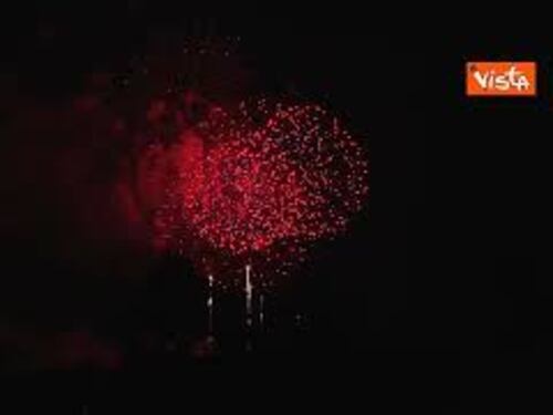 4 luglio, Biden guarda i fuochi d'artificio alla Casa Bianca