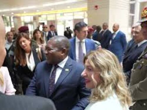 Giorgia Meloni arriva in Mozambico. Al centro del viaggio l'approvvigionamento energetico