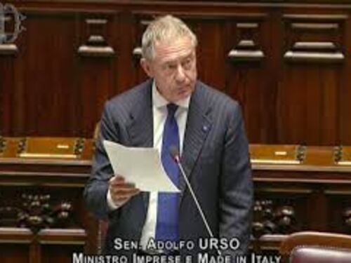 Urso: "Incentivi a chi non può rottamare euro 0-3, non a chi può spendere per auto elettrica"