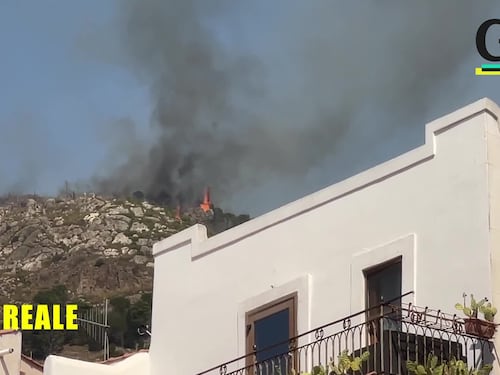 Il devastante incendio che terrorizza Monreale