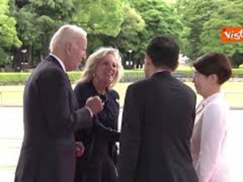 Biden con la moglie arriva a Hiroshima per la riunione del G7