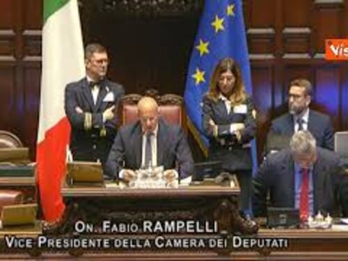 Def, maggioranza va sotto alla Camera. Ecco il momento del riconteggio di Rampelli