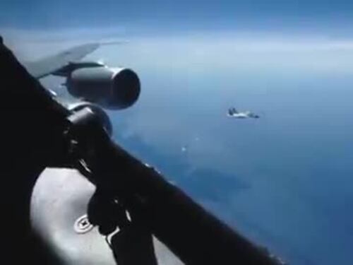 "Manovre aggressive e pericolose": i video del Pentagono che inchiodano i jet cinesi