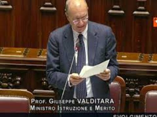 Valditara: "133 mln euro per libri testo scuola dell'obbligo gratuiti"
