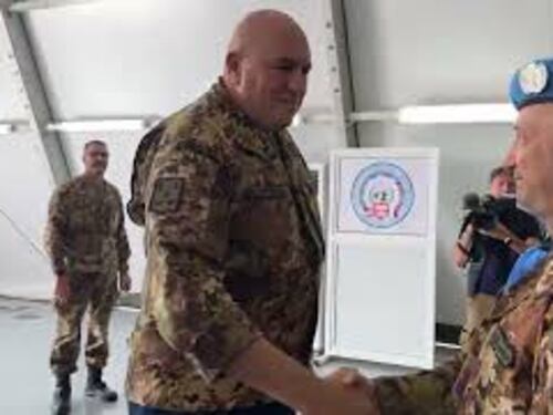 Crosetto incontra peacekeepers italiani in Libano
