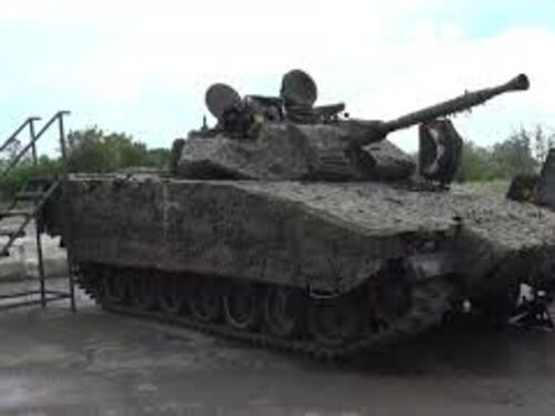 Il ministro della Difesa russo visita i soldati in Ucraina