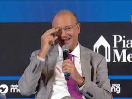 Valditara: "Ridare dignità e valore al docente nella società italiana"