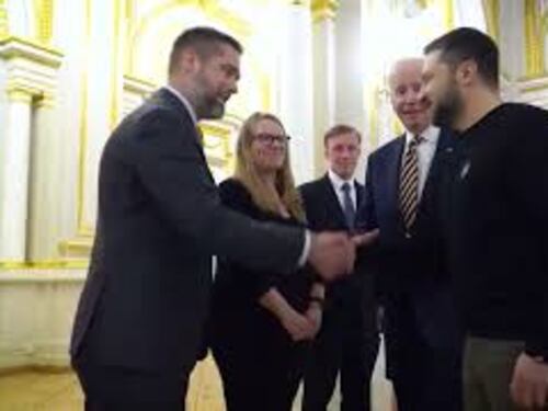 Biden a sorpresa a Kiev, l'incontro con Zelensky nel centro della Capitale ucraina