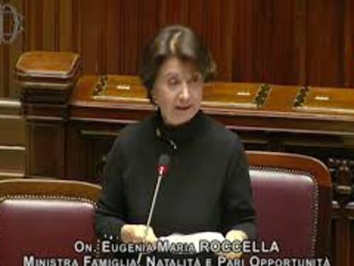 Coppie omogenitoriali, Roccella: "Da Governo richiamo a sindaci rispetto legge"