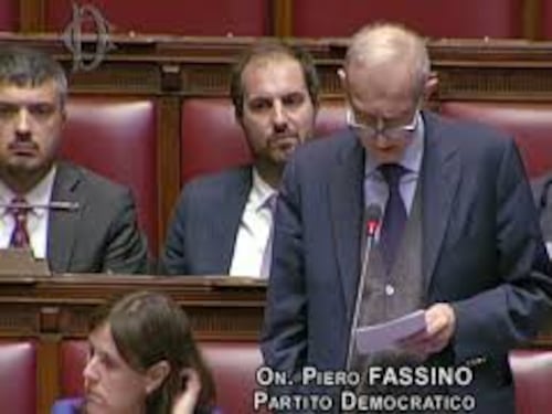 Fassino si commuove in Aula: "È scomparso Umberto Minopoli, provo un grande dolore"