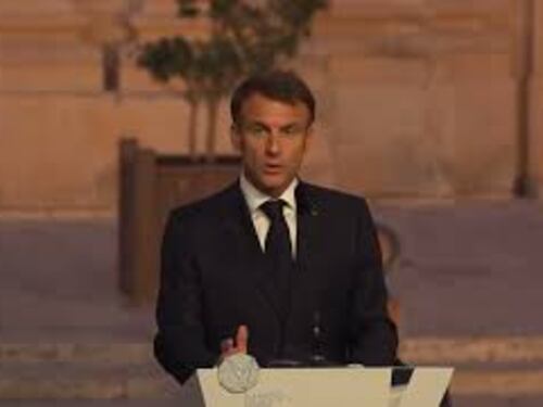 Migranti, Macron: Mostrare solidarietà all'Italia