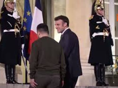 Zelensky ricevuto all’Eliseo dal Presidente francese Macron e dal Cancelliere tedesco Scholz