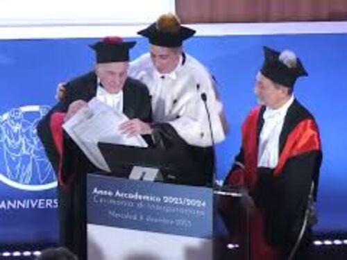 Sami Modiano riceve la laurea honoris al Campus Bio-Medico e si commuove