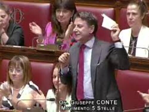 Reddito cittadinanza, Conte a Governo: "I divanisti siete voi. Mandate altro sms per chiedere scusa"