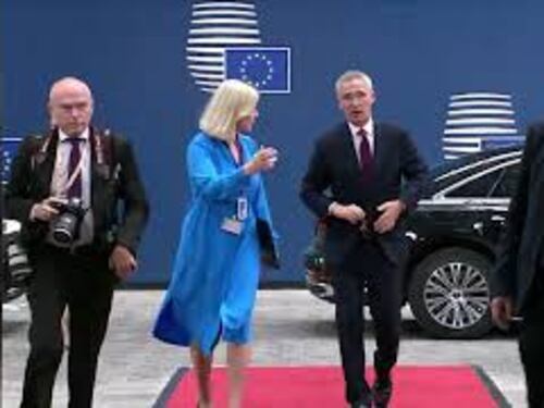 L'arrivo del segretario generale della Nato Stoltenberg al Consiglio Ue