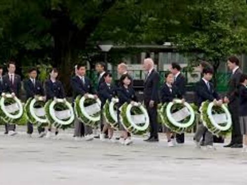 Al via il vertice del G7 a Hiroshima, i leader depongono corona al Peace Memorial Park