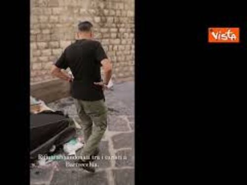 Il sindaco di Bari Decaro contro l'abbandono dei rifiuti, il video postato sui social