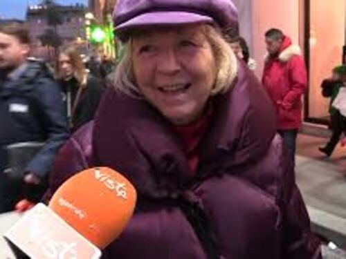 Festa dell'Immacolata, le voci a piazza di Spagna: "Non ho visto il Papa, ma prego la Madonna"