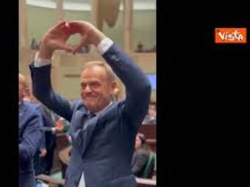 Donald Tusk eletto nuovo primo Ministro in Polonia, ecco la sua gioia
