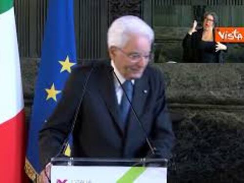 Festival delle Regioni, l'applauso per il Presidente Mattarella al termine del suo intervento