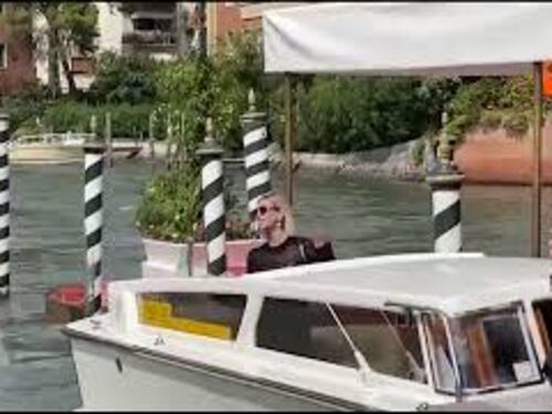 Venezia80, l'influencer Nina Rima arriva al Festival del Cinema
