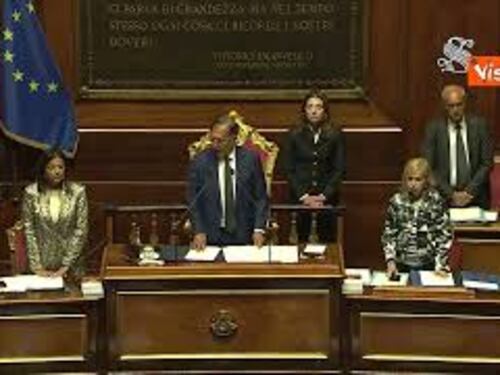 La Russa in Aula ricorda vittime treno e donne uccise: "Un minuto di silenzio per tutti loro"