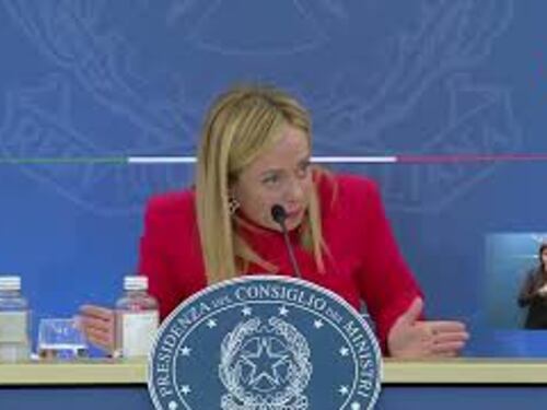 Meloni replica a un giornalista in conferenza stampa: "Non così coraggiosi in altre situazioni"