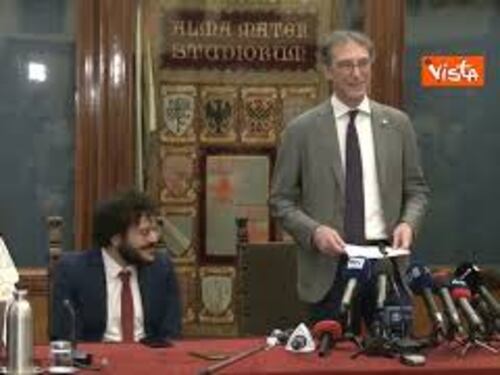Consegnata la laurea a Patrick Zaki all'Università di Bologna