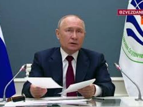 Putin: Contro la Russia una guerra ibrida