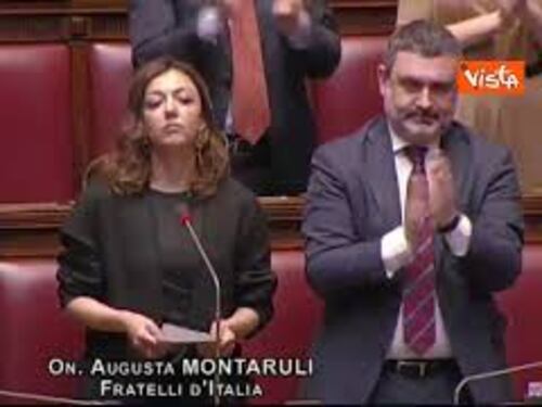 Montaruli (FdI): "Vignetta su sorella Meloni vomitevole. Chi tace è complice"