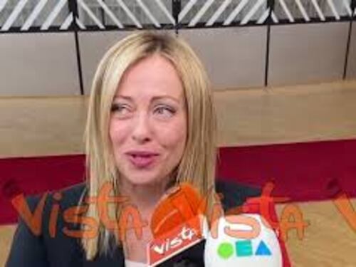 Meloni: "Con Macron clima costruttivo, incontro molto ampio. C'è voglia di collaborare"