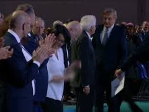 La standing ovation per il Presidente Mattarella al Meeting di Rimini