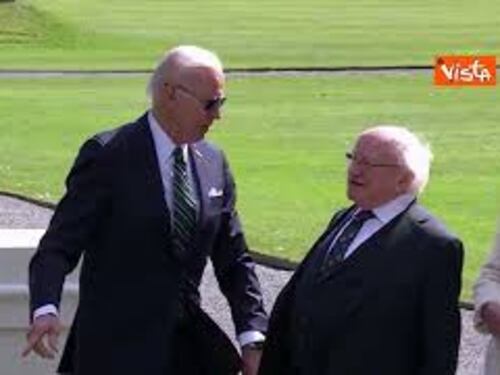Biden suona la Campana della Pace a Dublino