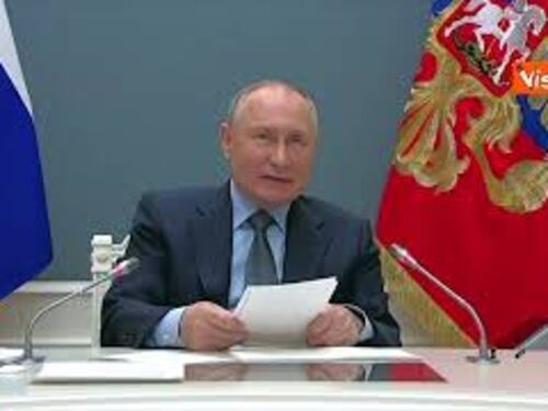 Putin ritorna al G20 in video collegamento. Ad ascoltarlo anche Scholz e Meloni