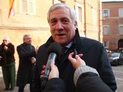 Tajani fa da padrino a bambina a Fabriano: Felice di essere Ministro